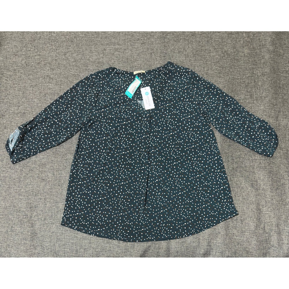 Beacon Women's 1X Patty Roll Tab Knit Top Dark Green Abstract Print